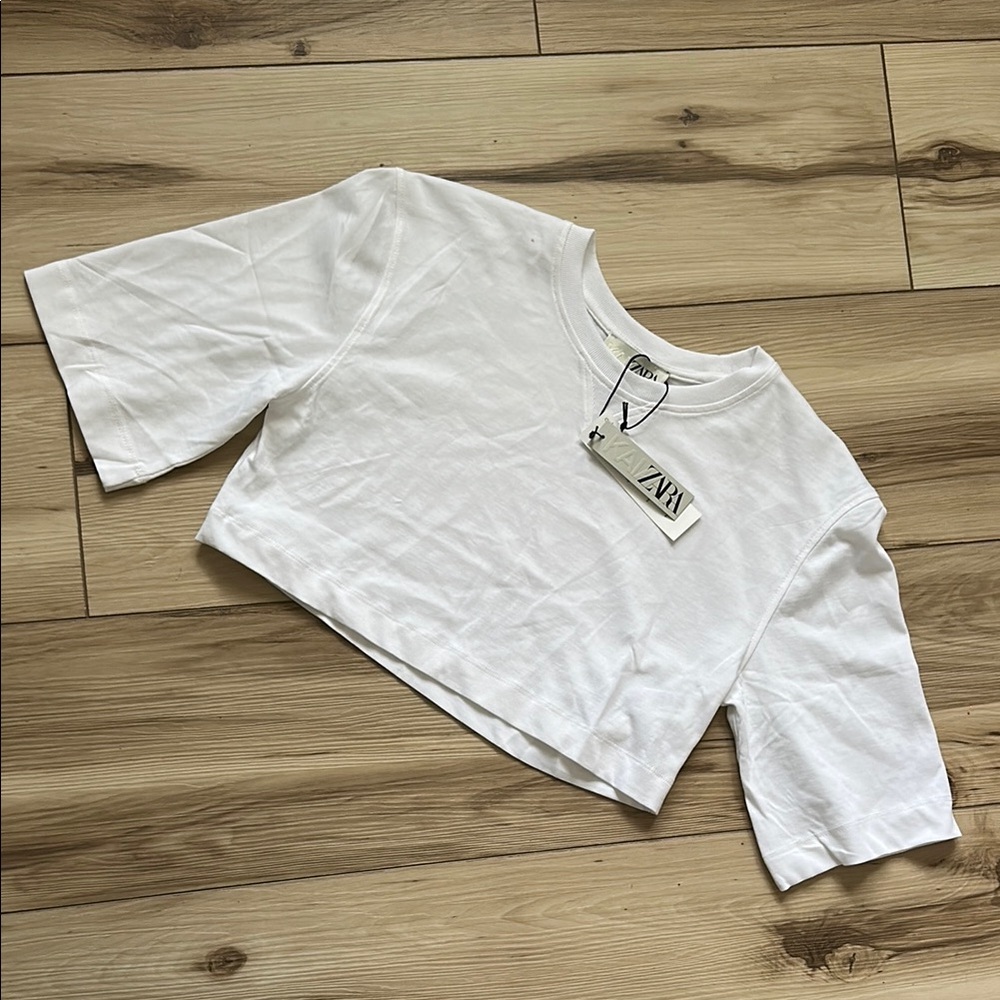 Zara Classic White Cropped Tee